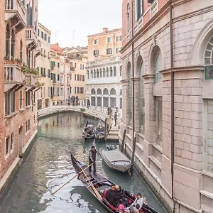  Appartement San Marco Square With Canal View By Wonderful Italy Italie